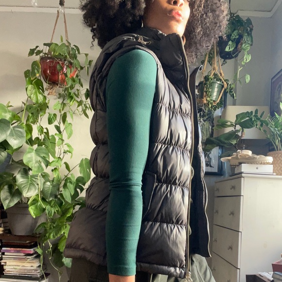 Michael Kors Puffer Grey Vest with Hoodie, never worn! Still has tags! Size S - Picture 7 of 10